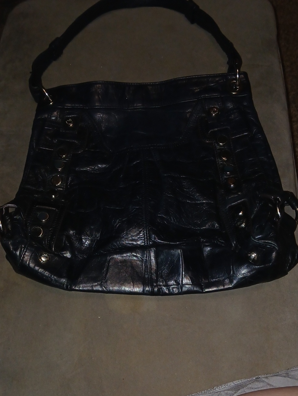B. Makowsky Black Leather Hobo Shoukder Bag Silver Hardware Magney & Zip Close